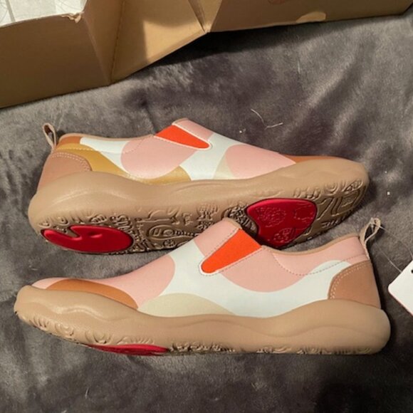 2 / $40 - NEW NIB UIN Slip On Shoes Cuenca Women's Size 7 Wearable Art NWT $240 - Picture 13 of 15